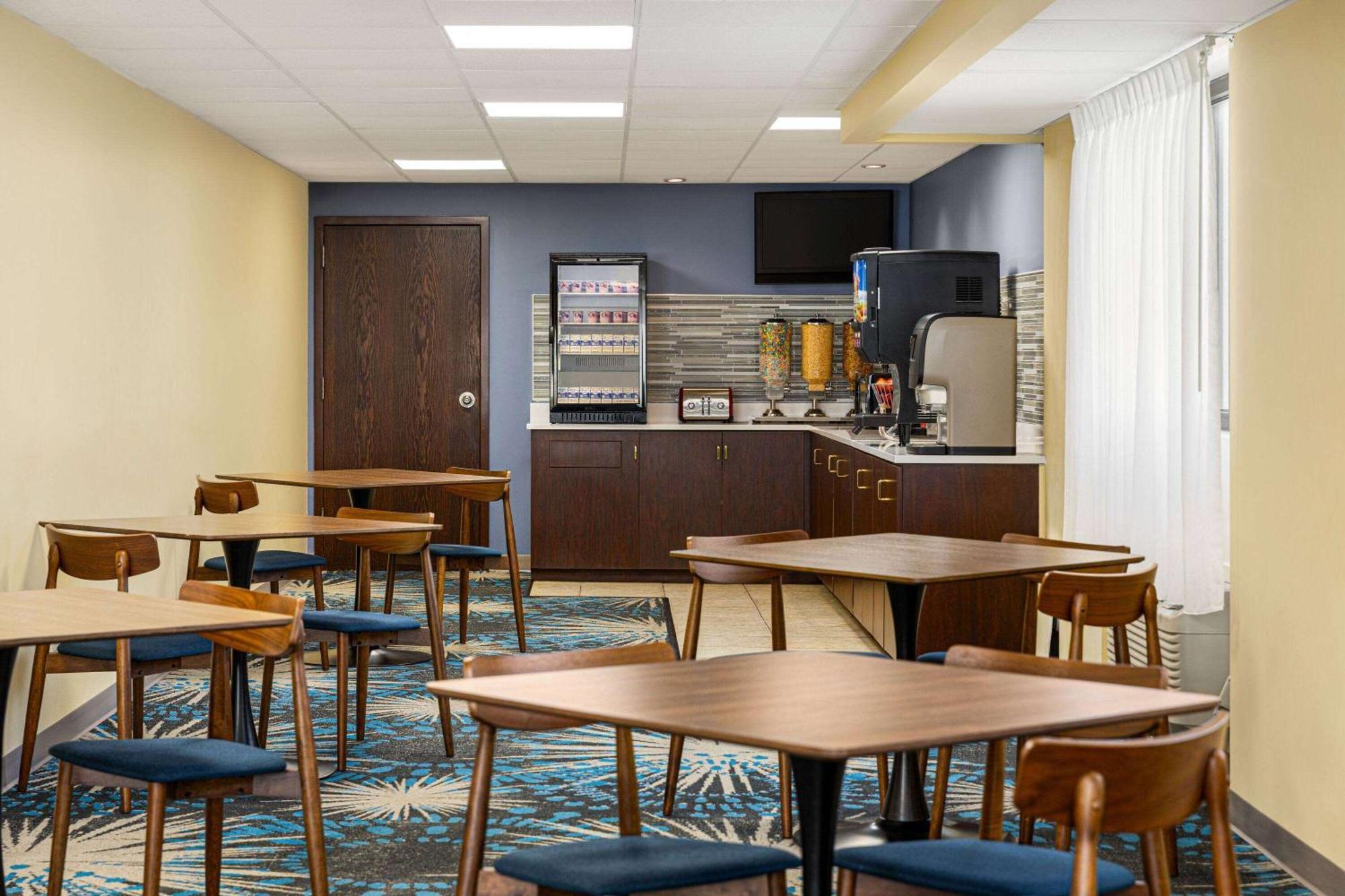 Days Inn By Wyndham Grand Island I-80 Доніфен Екстер'єр фото